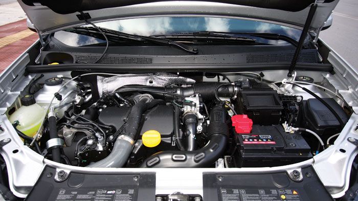 Ο 1,5 dCi των 75 ίππων τα καταφέρνει περίφημα στην καθημερινότητα, αφού τραβάει από χαμηλά και είναι οικονομικός σε κατανάλωση. 